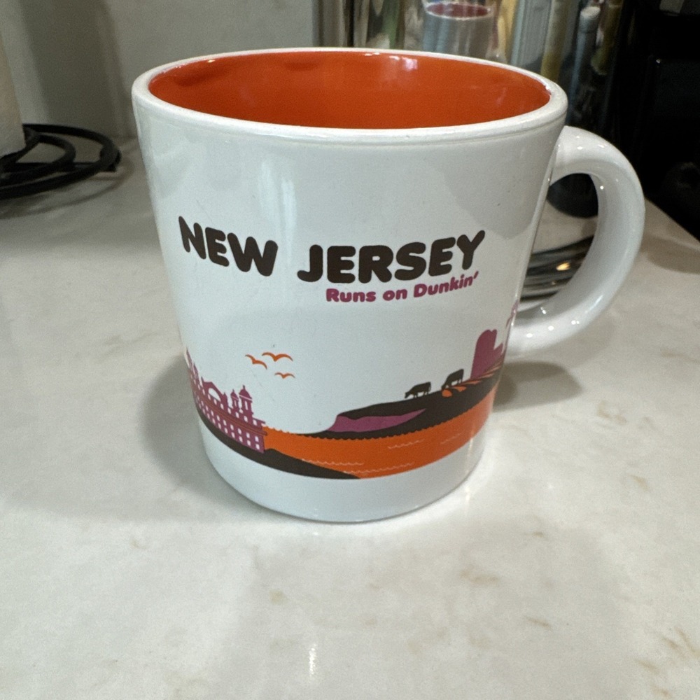 Dunkin' Donuts‎ 2013 New Jersey Runs On Dunkin' Destination Collection Mug